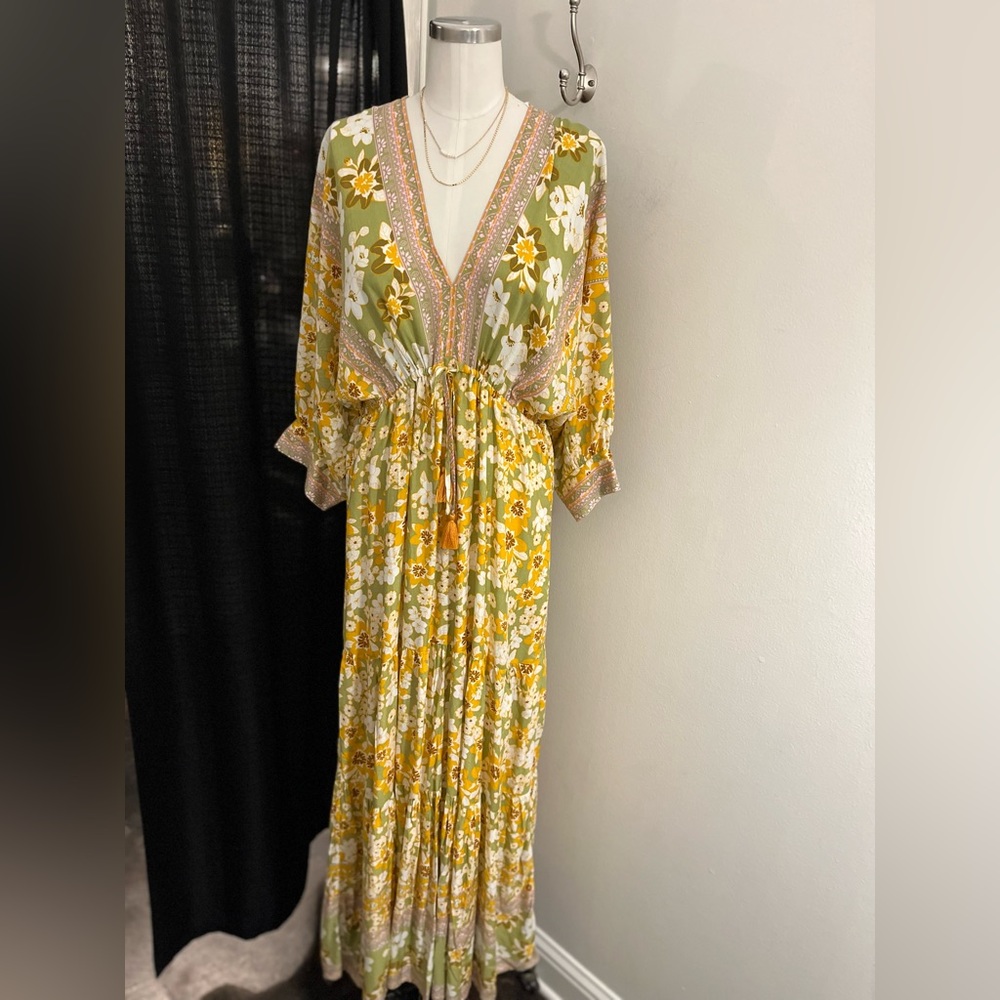 Aakaa Maxi dress